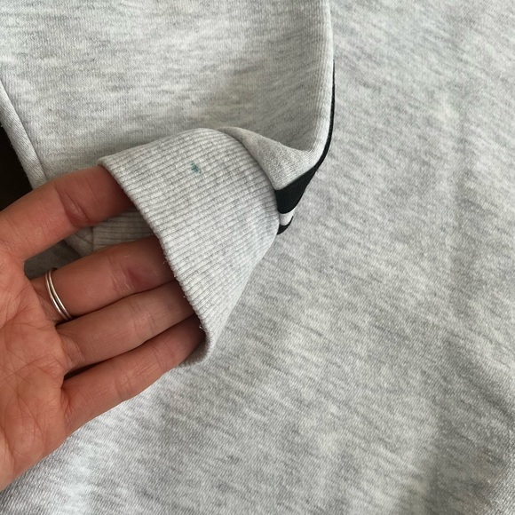 Kid Age 3-4 Sweatshirt - Picture 6 of 10